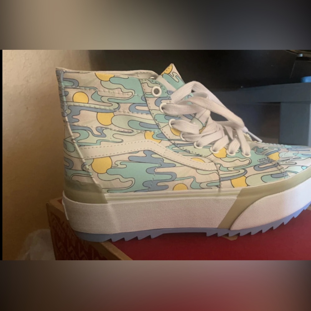 Sk8 hi-tapered sun wave vans